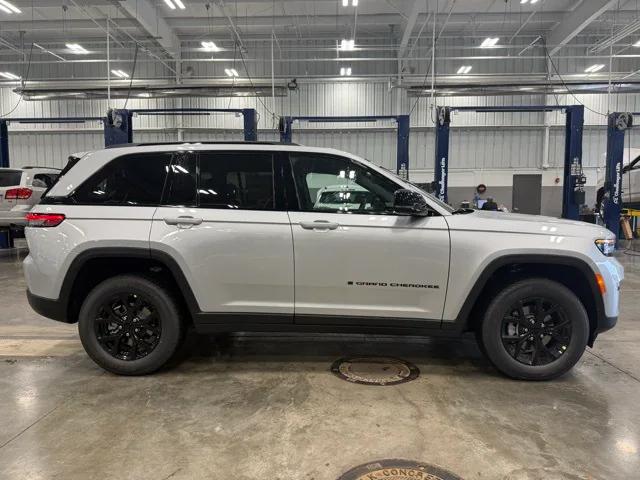 2025 Jeep Grand Cherokee GRAND CHEROKEE ALTITUDE 4X4