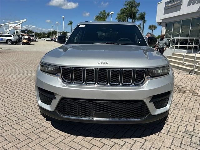 2025 Jeep Grand Cherokee GRAND CHEROKEE LAREDO 4X2