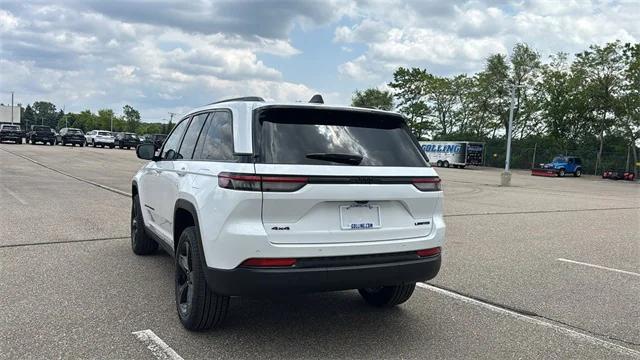 2025 Jeep Grand Cherokee GRAND CHEROKEE LIMITED 4X4