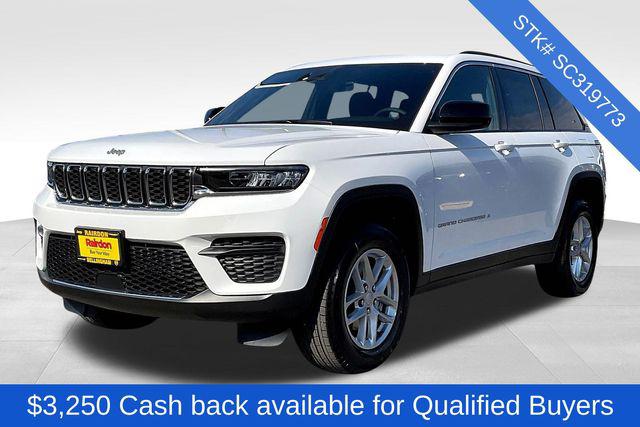 2025 Jeep Grand Cherokee GRAND CHEROKEE LAREDO X 4X4