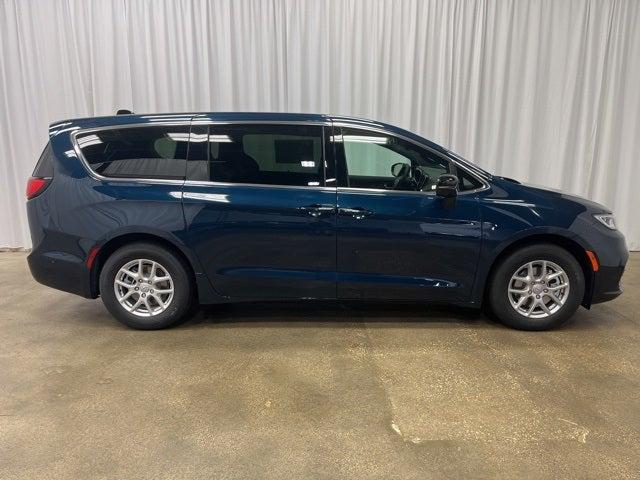 2025 Chrysler Pacifica PACIFICA SELECT