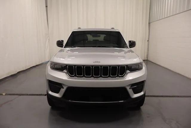 2025 Jeep Grand Cherokee GRAND CHEROKEE LAREDO 4X4