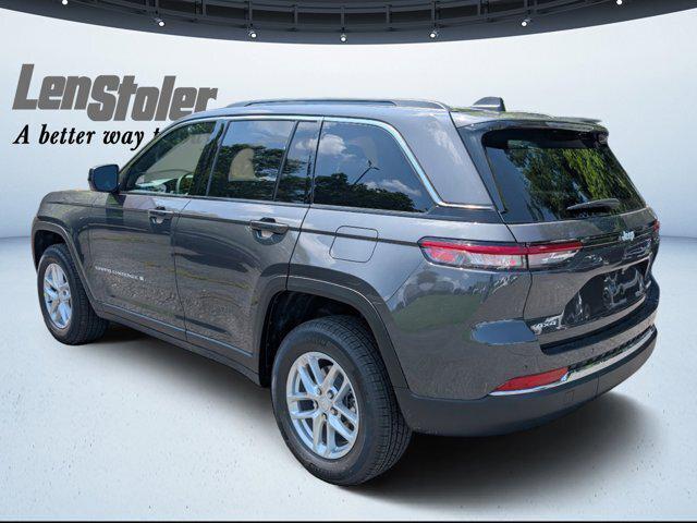 2025 Jeep Grand Cherokee GRAND CHEROKEE LAREDO X 4X4