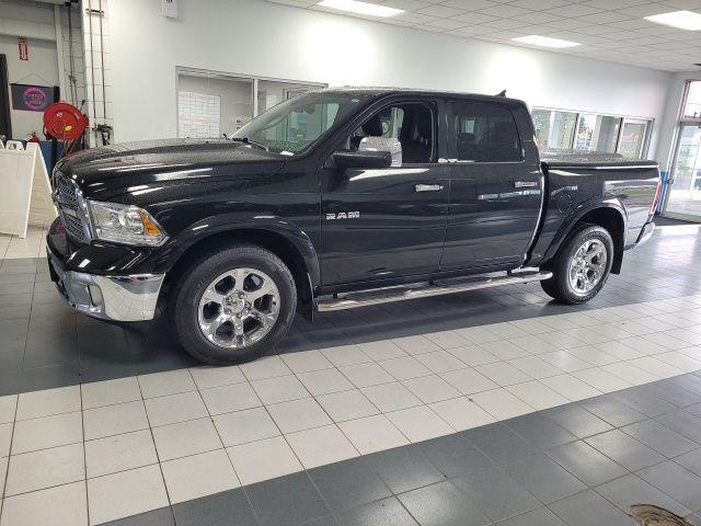 2017 RAM 1500 Laramie Crew Cab 4x4 57 Box