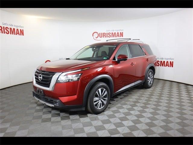 2022 Nissan Pathfinder SL 4WD