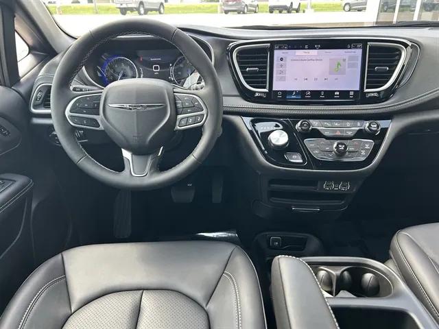 2025 Chrysler Pacifica PACIFICA SELECT