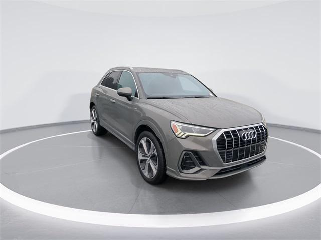 2020 Audi Q3 Premium Plus 45 TFSI S line quattro Tiptronic
