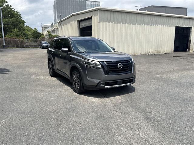 2022 Nissan Pathfinder SL 2WD