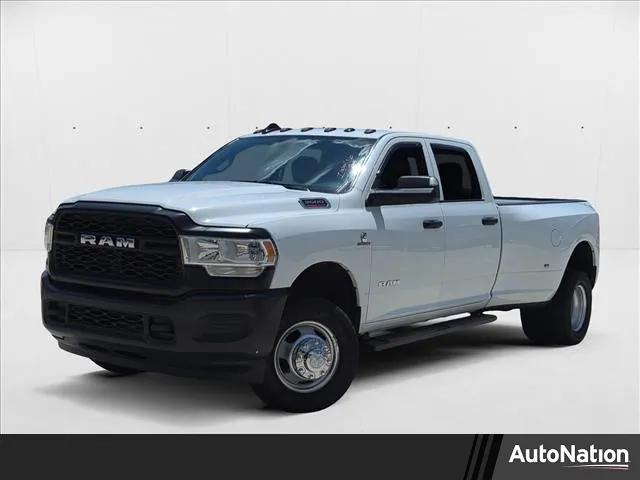2022 RAM 3500 Tradesman Crew Cab 4x4 8 Box