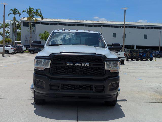 2022 RAM 3500 Tradesman Crew Cab 4x4 8 Box