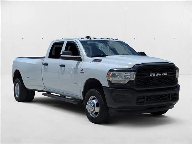 2022 RAM 3500 Tradesman Crew Cab 4x4 8 Box