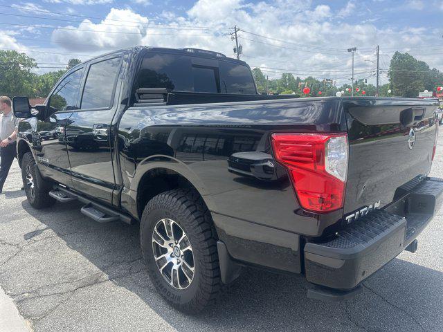 2021 Nissan Titan Crew Cab SV 4x4