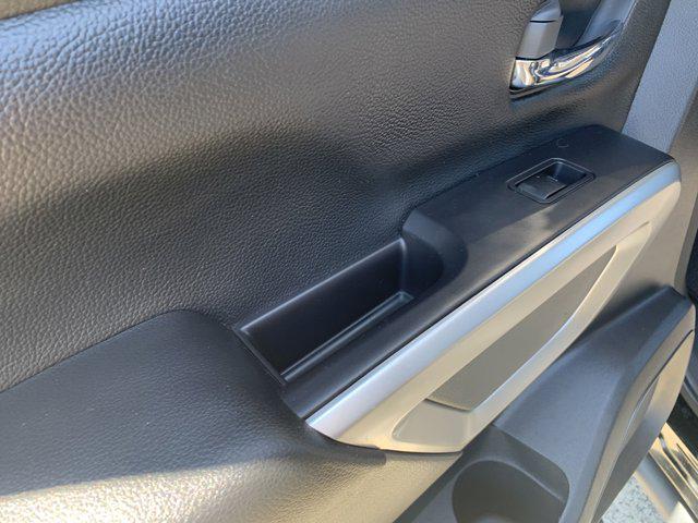 2021 Nissan Titan Crew Cab SV 4x4