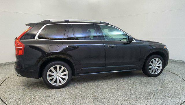 2017 Volvo XC90 T6 Momentum