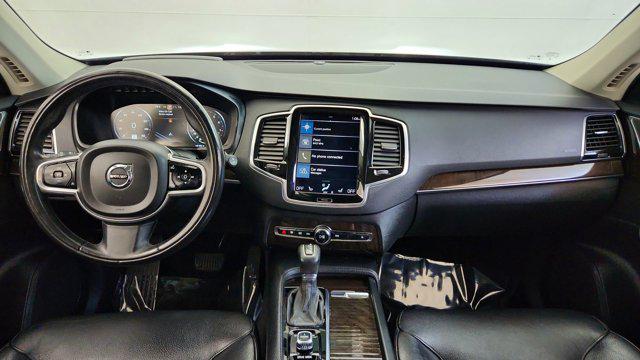 2017 Volvo XC90 T6 Momentum