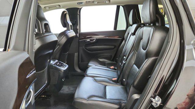 2017 Volvo XC90 T6 Momentum
