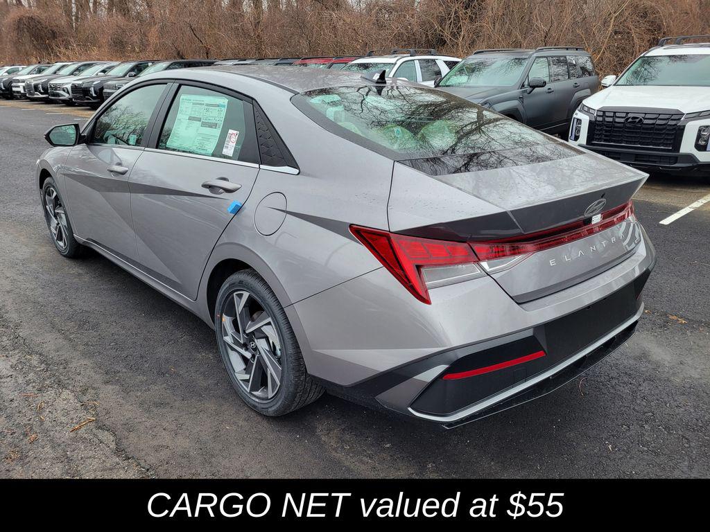2025 Hyundai Elantra Limited - Photo 7