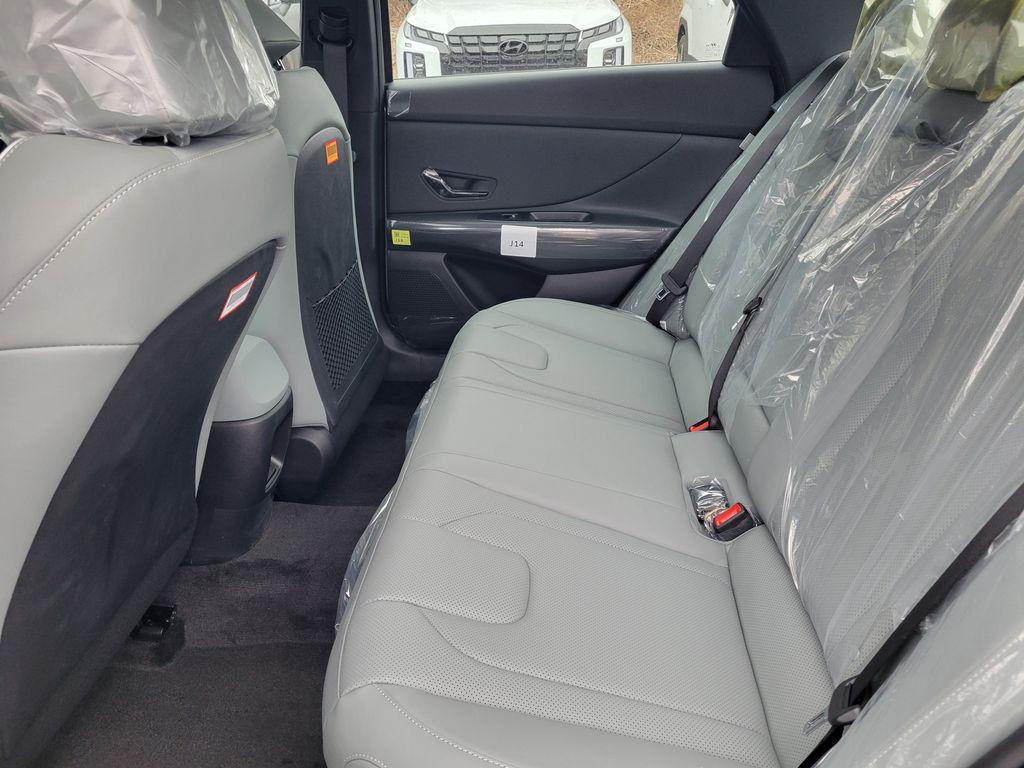 2025 Hyundai Elantra Limited - Photo 34
