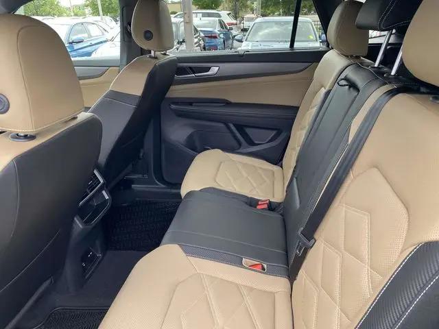 2025 Volkswagen Atlas Cross Sport 2.0T SE w/Technology