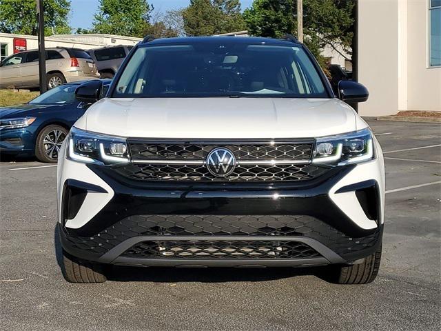 2024 Volkswagen Taos 1.5T SE Black