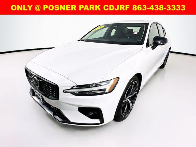 2024 Volvo S60 B5 Plus Dark Theme