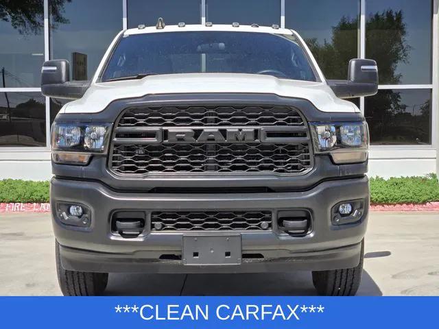 2023 RAM 3500 Tradesman Crew Cab 4x4 8 Box