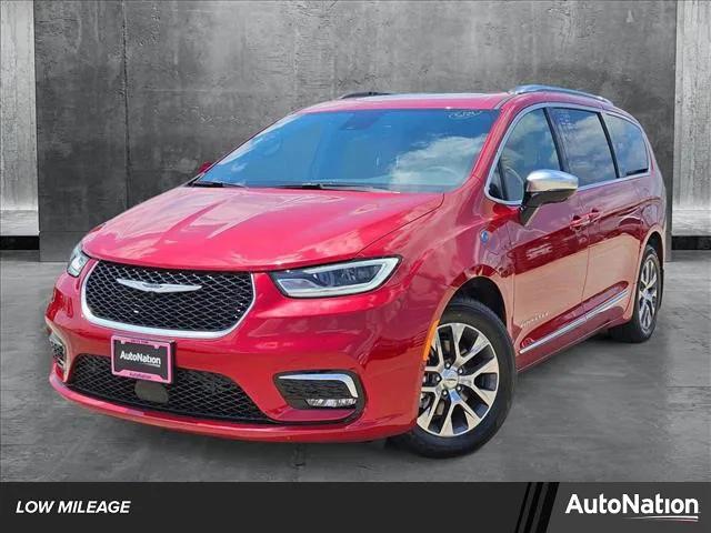 2025 Chrysler Pacifica Hybrid Pinnacle