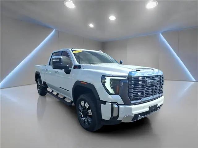 2024 GMC Sierra 2500HD 4WD Crew Cab Standard Bed Denali for sale in Freeport, IL
