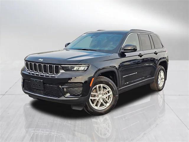 2025 Jeep Grand Cherokee GRAND CHEROKEE LAREDO X 4X4