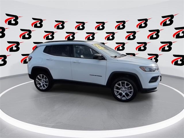 2022 Jeep Compass Latitude Lux 4x4
