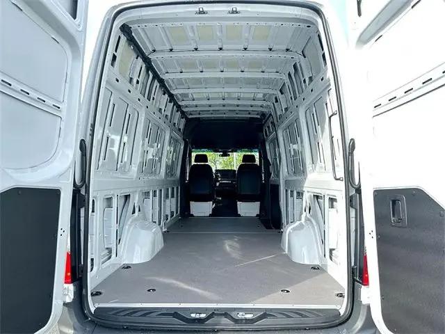 2025 Mercedes-Benz Sprinter 2500 High Roof 4-Cyl Diesel