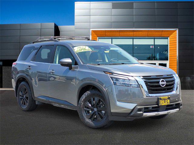 2023 Nissan Pathfinder SL 4WD
