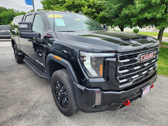 2024 GMC Sierra 2500HD 4WD Crew Cab Standard Bed AT4