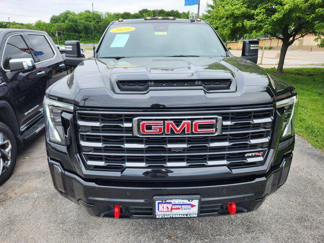 2024 GMC Sierra 2500HD 4WD Crew Cab Standard Bed AT4