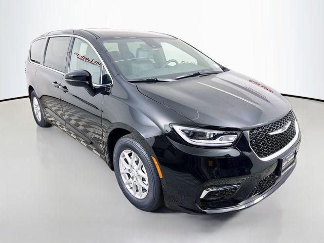 2025 Chrysler Pacifica PACIFICA SELECT