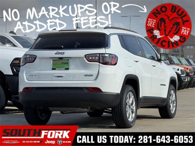 2025 Jeep Compass COMPASS LATITUDE 4X4