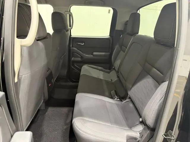 2023 Nissan Frontier Crew Cab SV 4x4