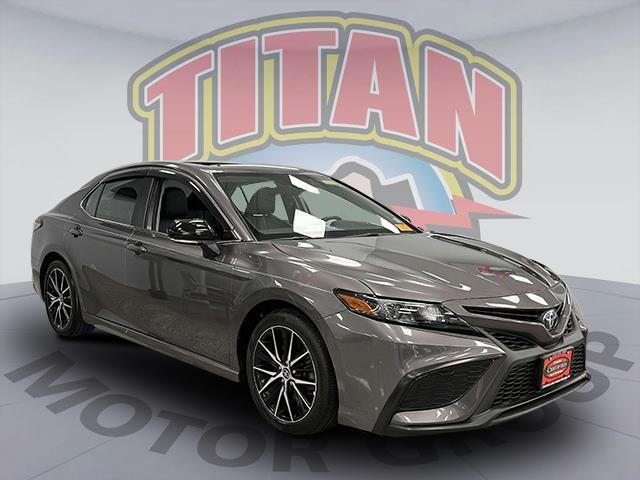 2022 Toyota Camry SE AWD [15]