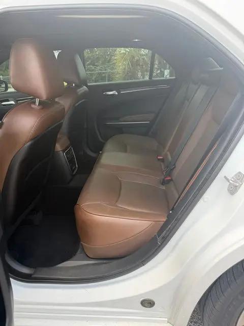 2018 Chrysler 300 Limited