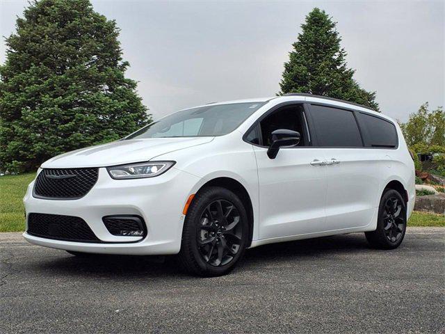2024 Chrysler Pacifica Touring L AWD