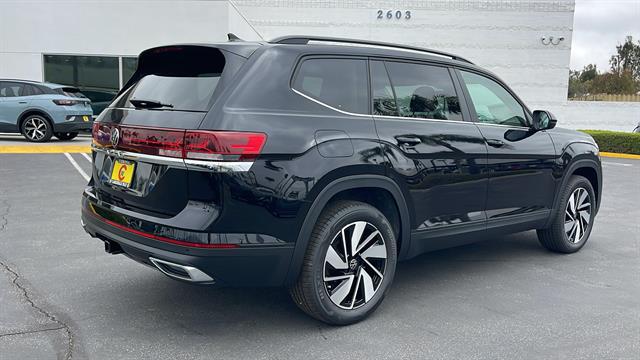 2025 Volkswagen Atlas 2.0T SE w/Technology