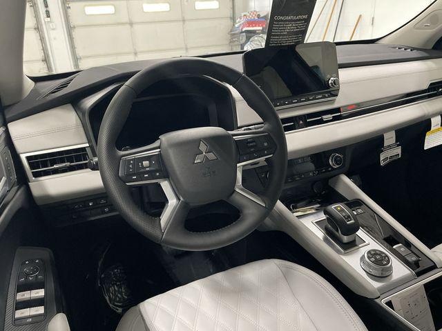 2025 Mitsubishi Outlander PHEV PLATINUM EDITION S-AWC