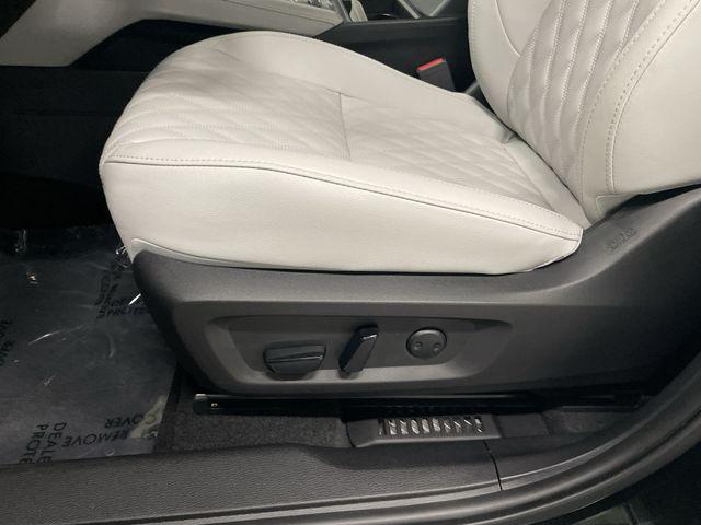 2025 Mitsubishi Outlander PHEV PLATINUM EDITION S-AWC