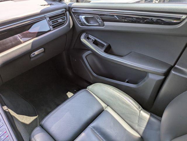 2021 Porsche Macan Base