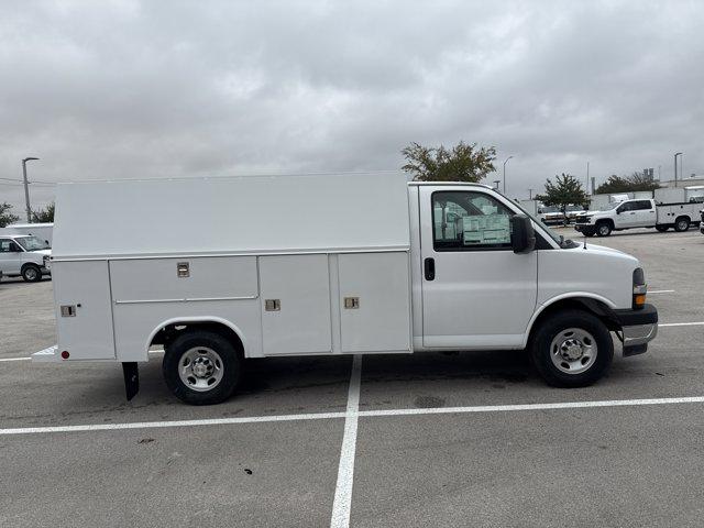 2025 Chevrolet Express Cutaway Work Van