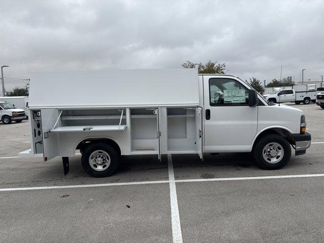 2025 Chevrolet Express Cutaway Work Van