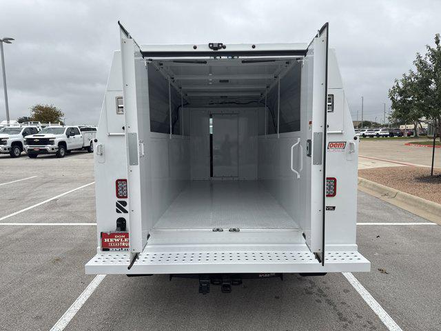 2025 Chevrolet Express Cutaway Work Van