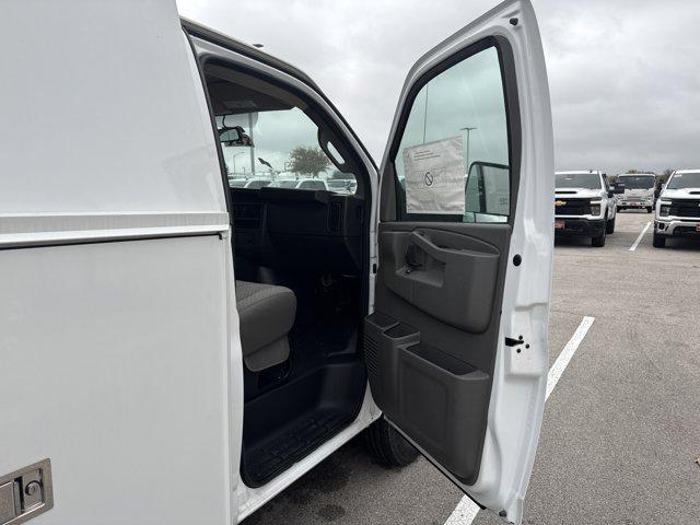 2025 Chevrolet Express Cutaway Work Van