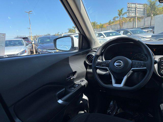 2024 Nissan Kicks SV Xtronic CVT