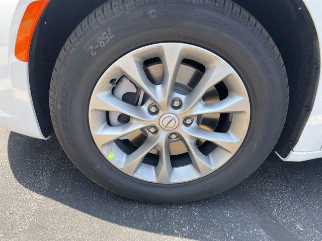 2025 Chrysler Pacifica PACIFICA SELECT AWD